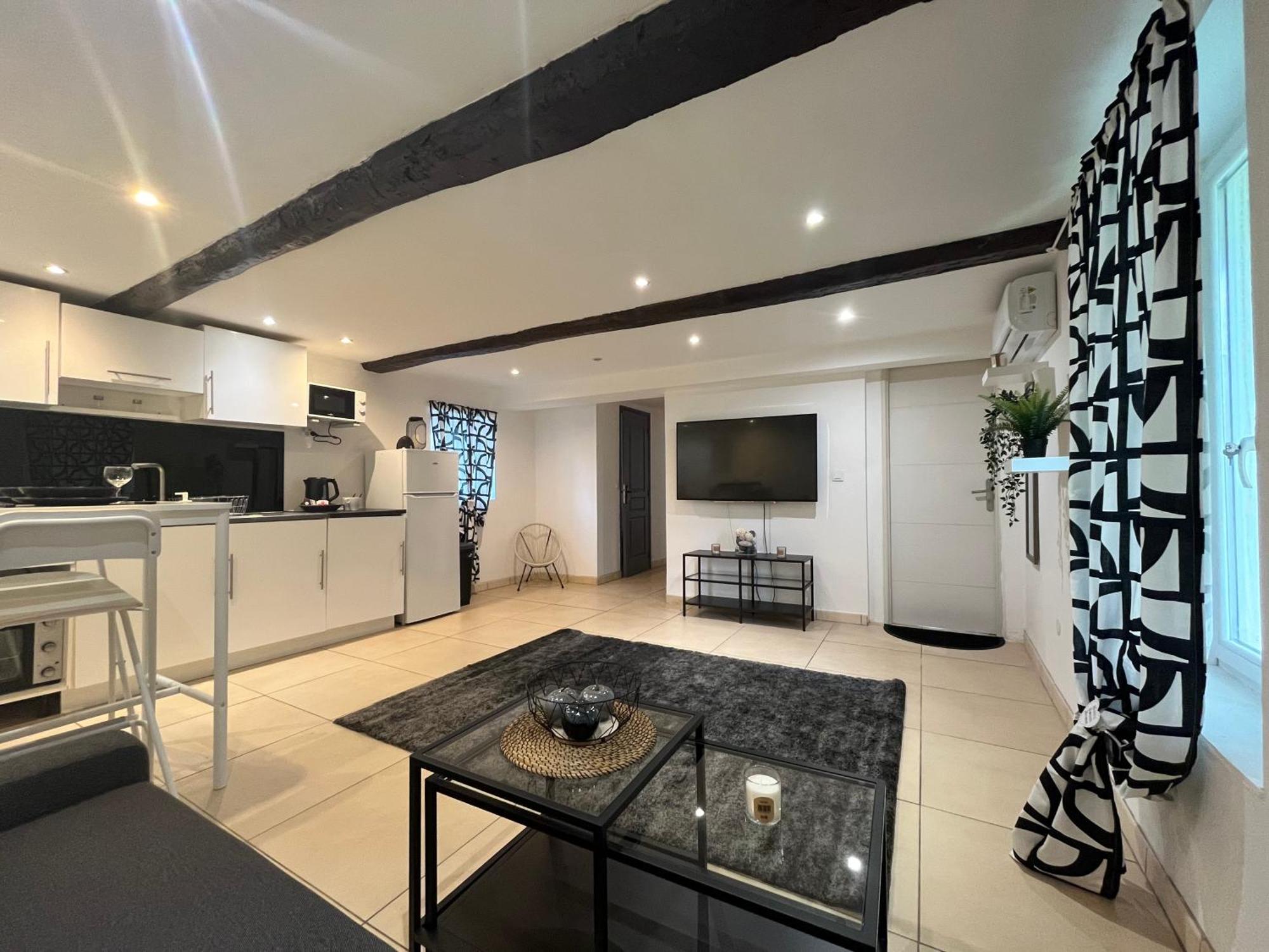 Appartement Avec Piscine Au Milieu Des Vignes Les Arcs-sur-Argens Luaran gambar