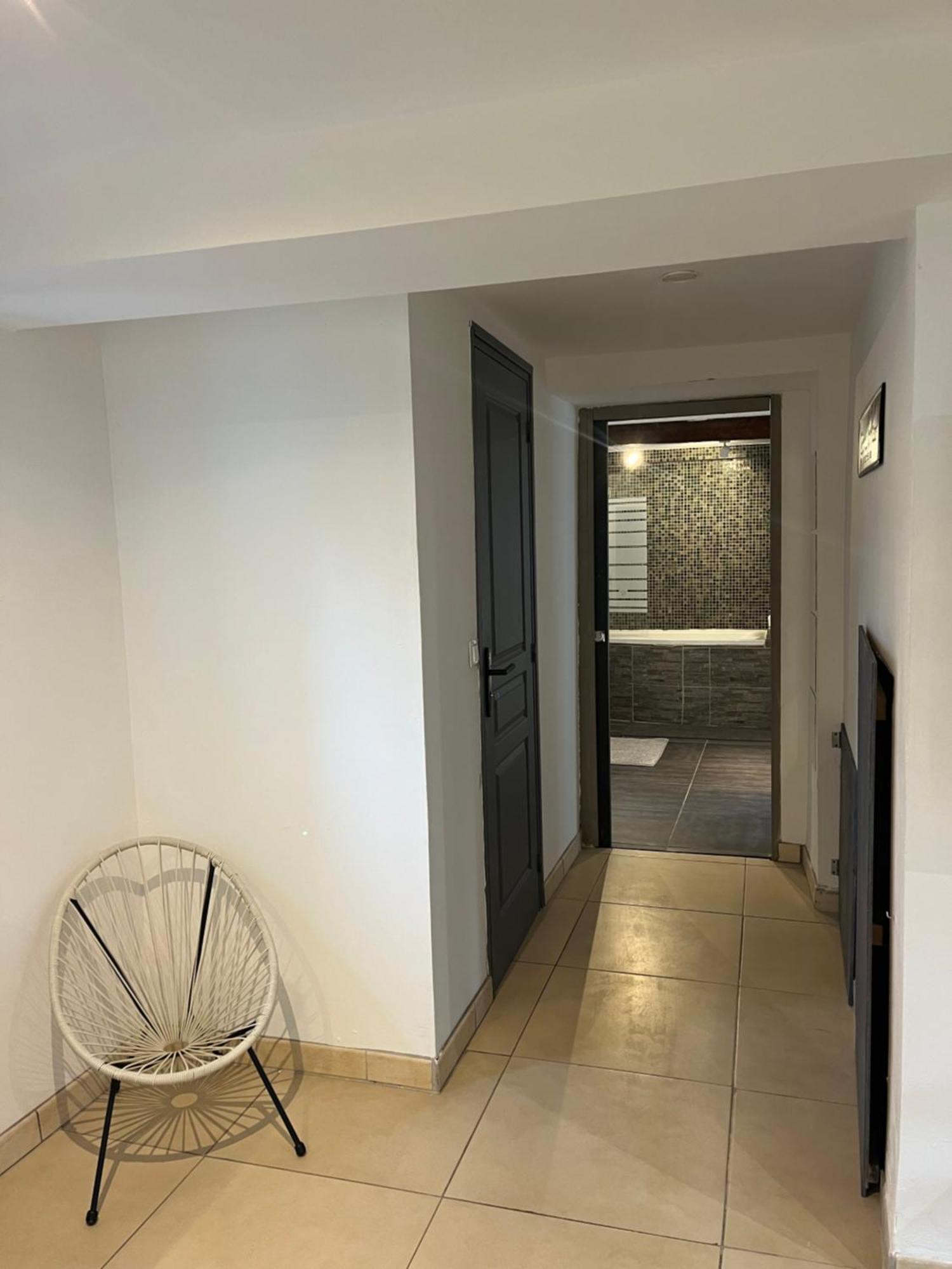 Appartement Avec Piscine Au Milieu Des Vignes Les Arcs-sur-Argens Luaran gambar