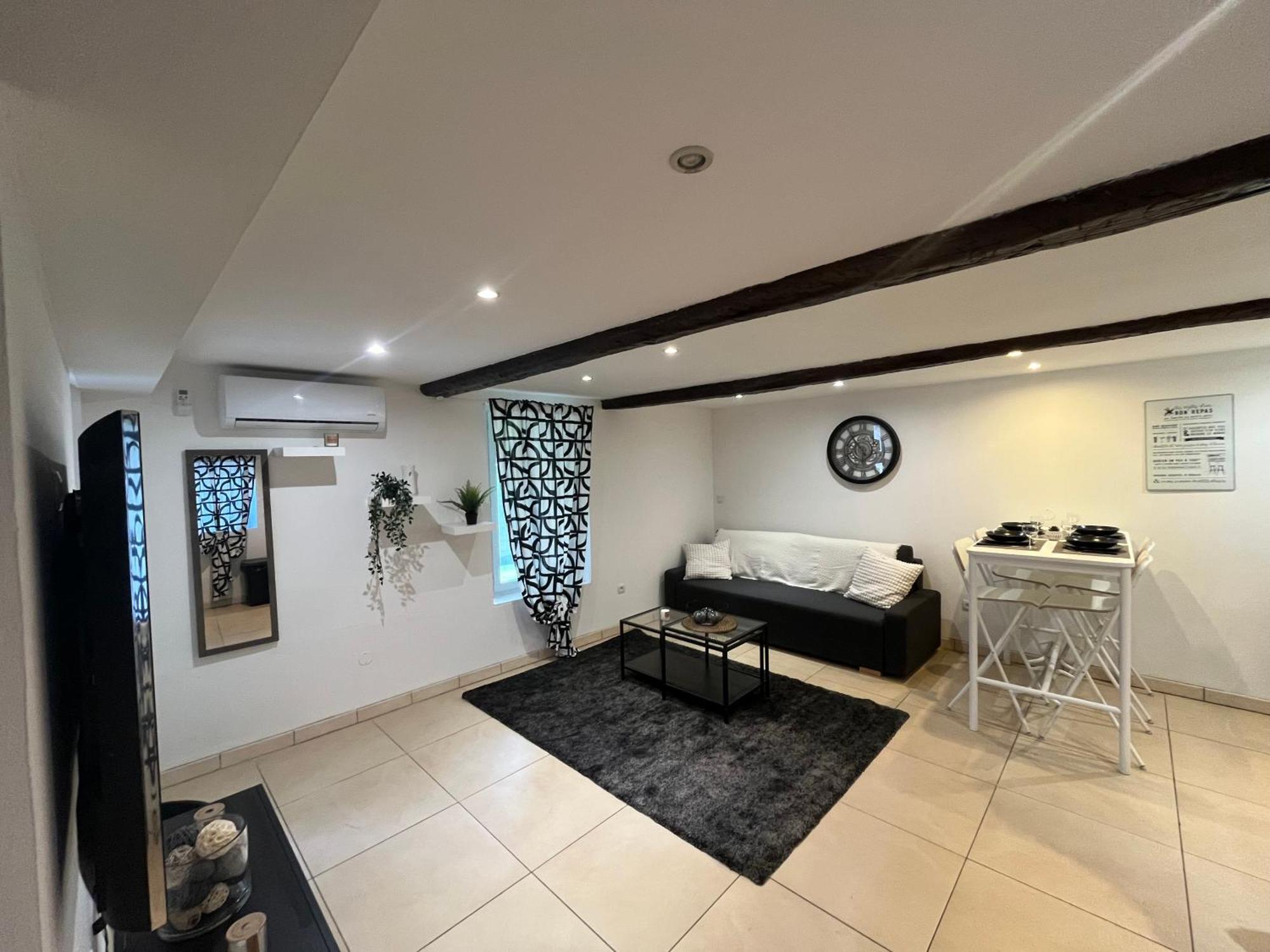 Appartement Avec Piscine Au Milieu Des Vignes Les Arcs-sur-Argens Luaran gambar