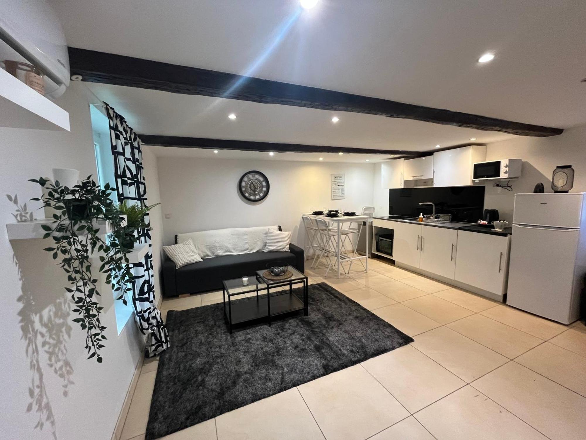 Appartement Avec Piscine Au Milieu Des Vignes Les Arcs-sur-Argens Luaran gambar